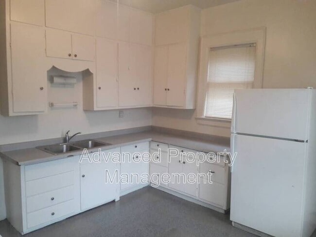 Building Photo - 3225 W McKinley Blvd