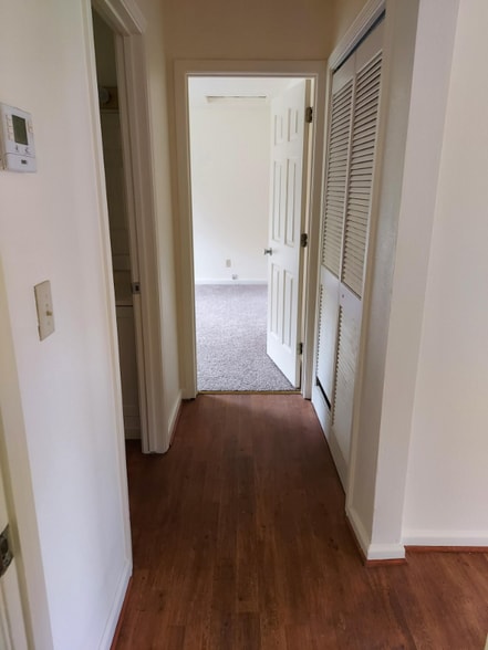 Building Photo - 10322 Daffodil Ct