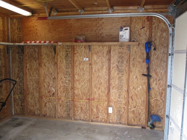Building Photo - 2 Bedroom, 1 Bathroom Tacoma Home
