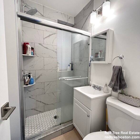 Building Photo - 81 Park Dr