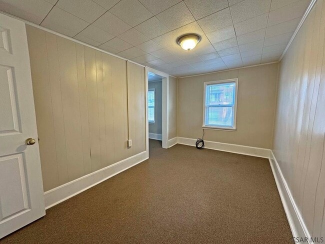 Building Photo - 610 Graham Ave