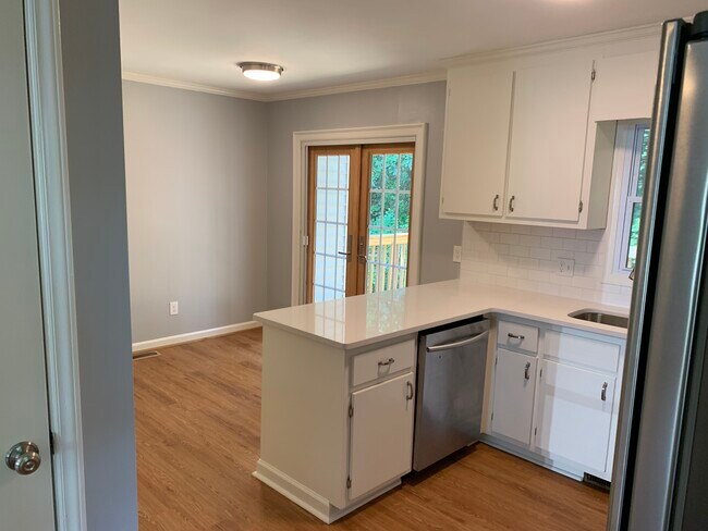 Building Photo - 804 Wiles Ct