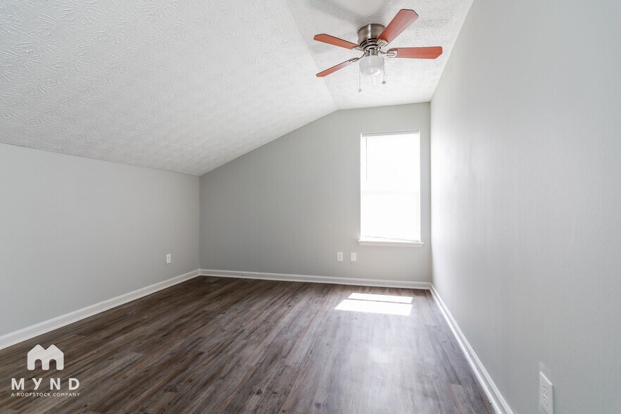 Building Photo - 5550 Panola Pl