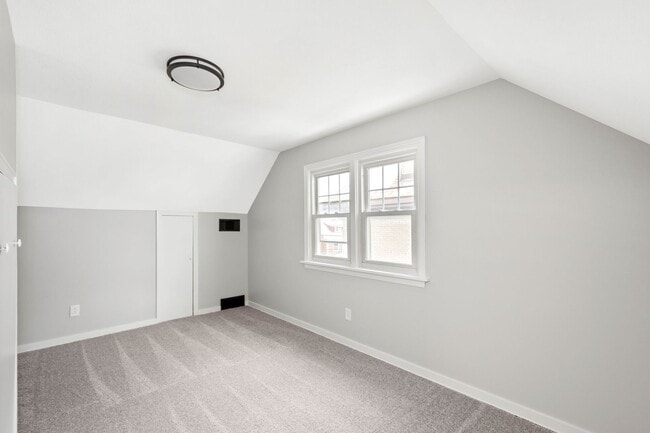 Building Photo - Charming 4 bedroom home in Pittsburgh avai...