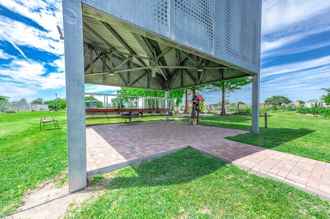 Building Photo - 12668 Newbrook Dr