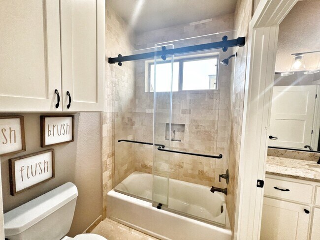 Building Photo - Gorgeous Custom-Built Home in Gated Commun...