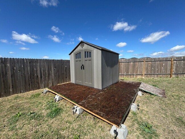 Building Photo - 1234 Lehmann Dr