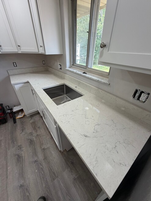Building Photo - 421 Wyndhurst Dr