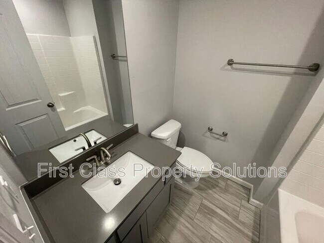 Building Photo - 19917 Forsythe Dr