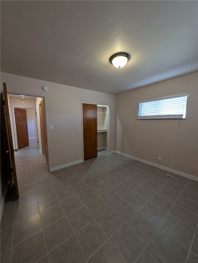 Building Photo - 379 N 3rd St