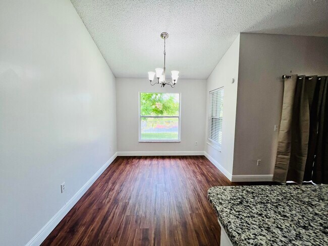 Building Photo - 2485 Stonegate Dr