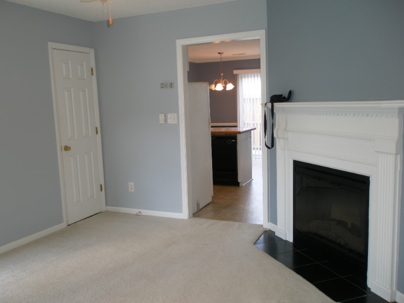 Building Photo - 2330 Vineyard Dr