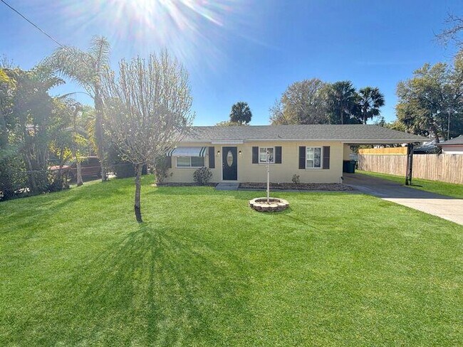 Building Photo - Bright & Inviting 4-Bedroom Home with Mode...