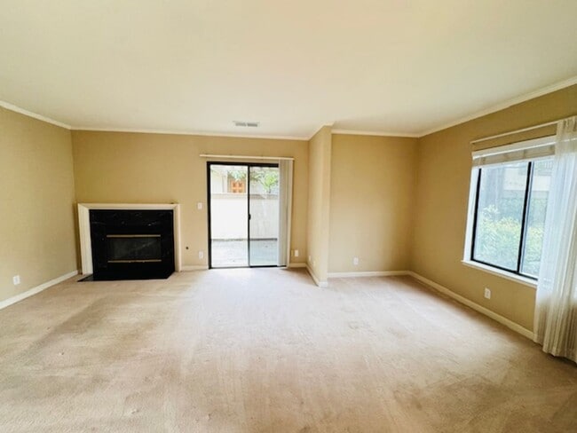 Building Photo - Wonderful 3 bedroom townhome in Main Chance Estates