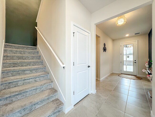 Building Photo - 1021 Savannah Palms Blvd