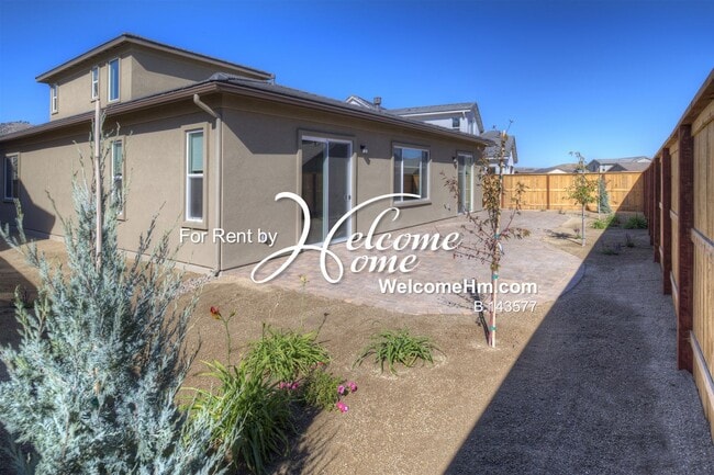 Building Photo - 262 Commodore Dr