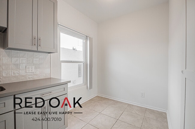 Building Photo - 921 S Bonnie Brae St