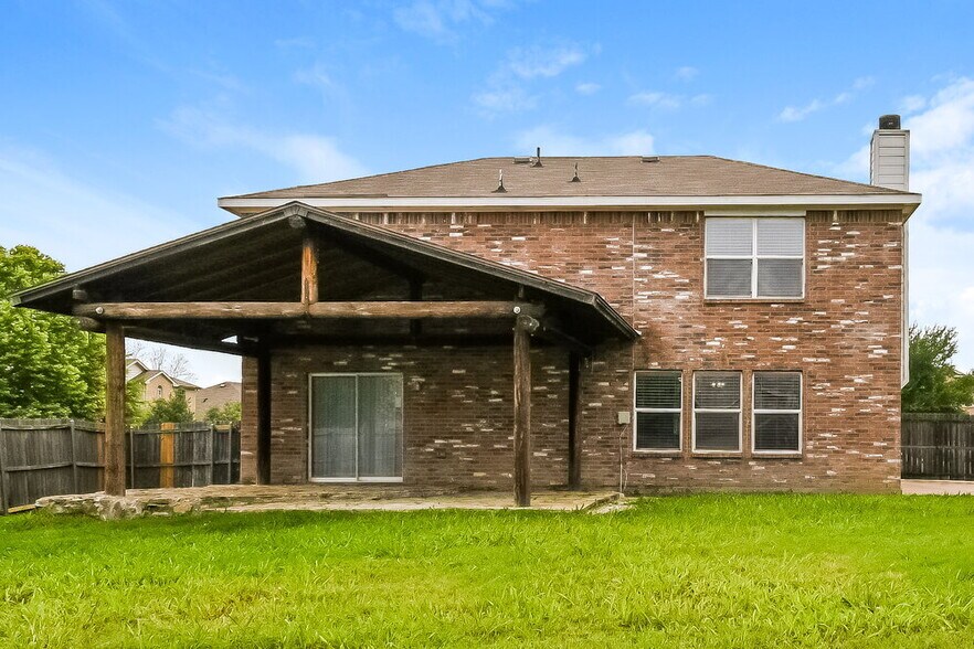 Building Photo - 5328 Nueces Ln