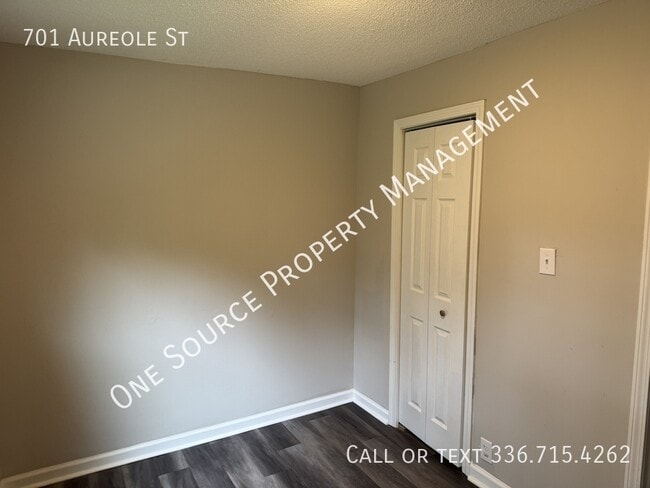 Building Photo - 701 Aureole St
