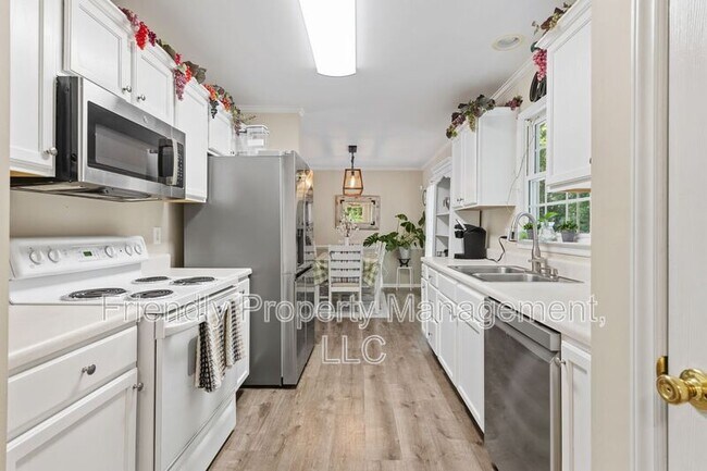 Building Photo - 1608 Rogers Pointe Ln