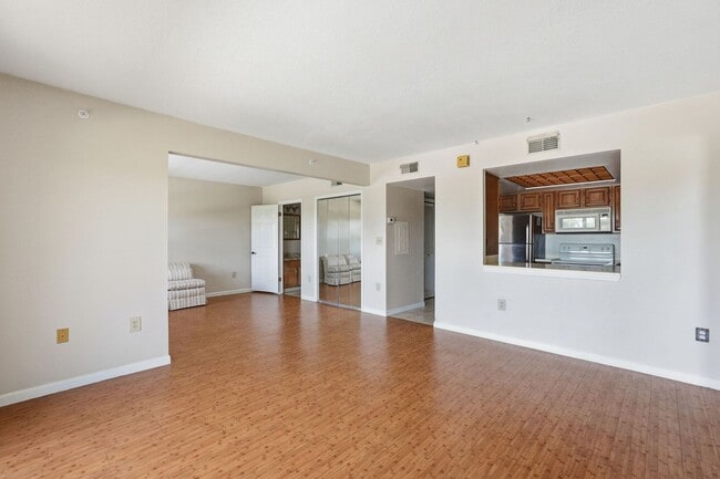Building Photo - 10330 W Thunderbird Blvd