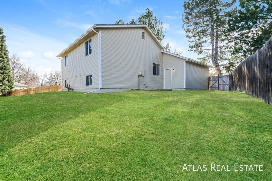 Building Photo - 1417 S Biscay Way