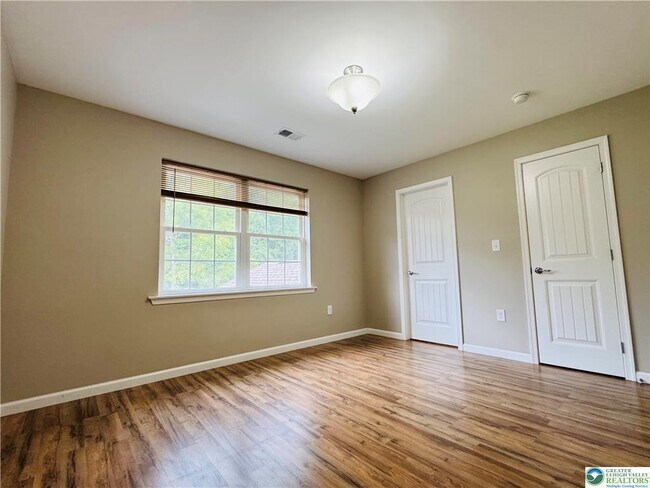 Building Photo - 2671 Levans Rd