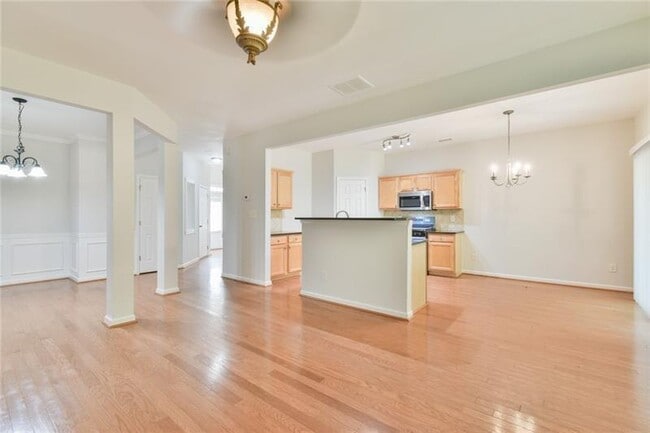 Building Photo - 2694 Winslow Ridge Dr NE