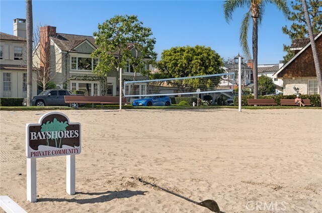 Building Photo - 2572 Bayshore Dr