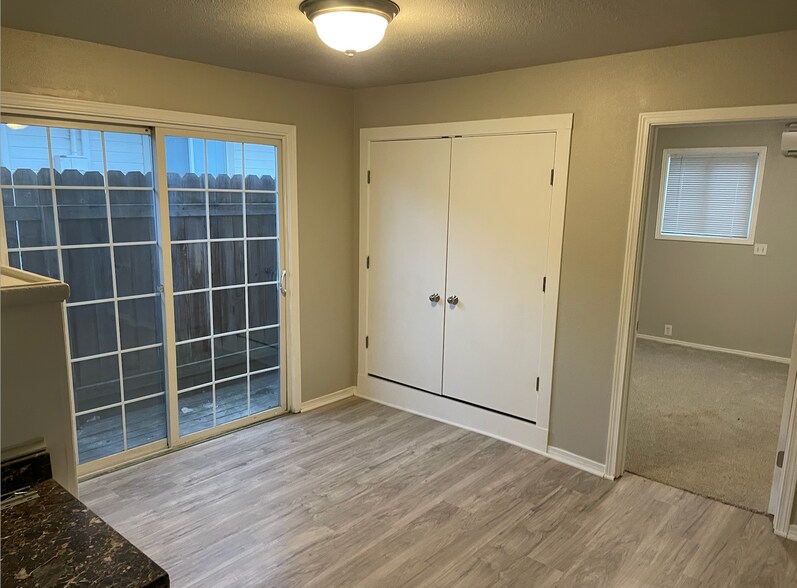 Building Photo - 2116 S Longmont Ave