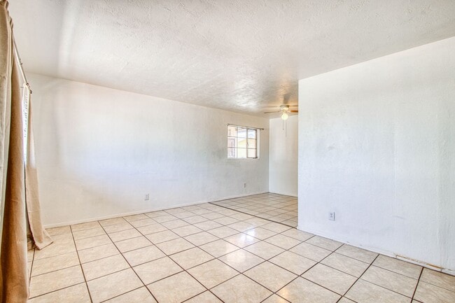 Building Photo - Beautiful 3 bed-1 bath house