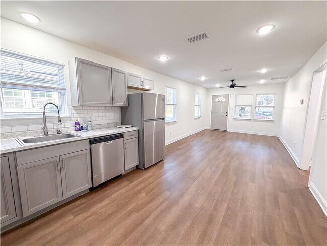 Building Photo - 1051 Lubel Ave