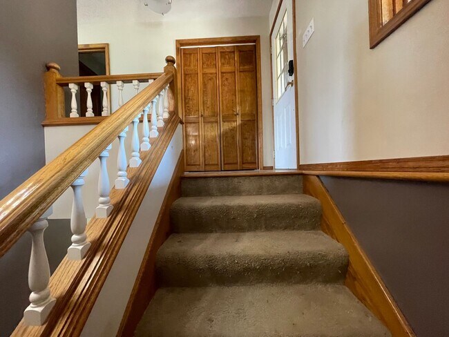Building Photo - Beautiful 4 bedroom 4 bath 2 car garage - ...