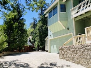 Building Photo - 264 N Fairway Dr
