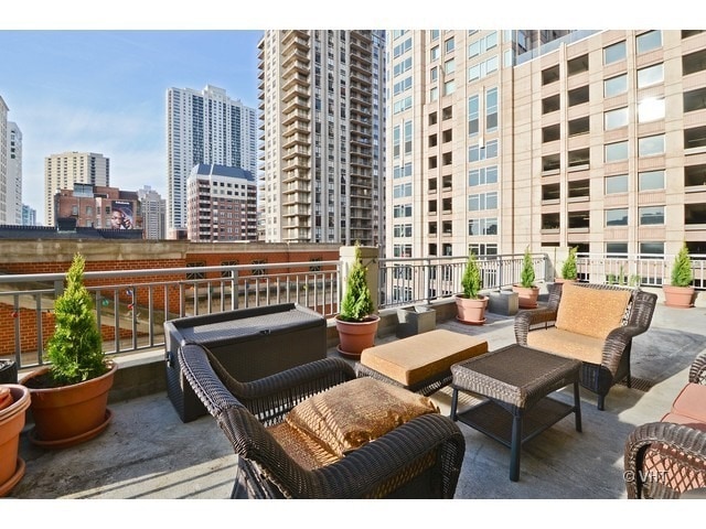 Building Photo - 600 N Dearborn St