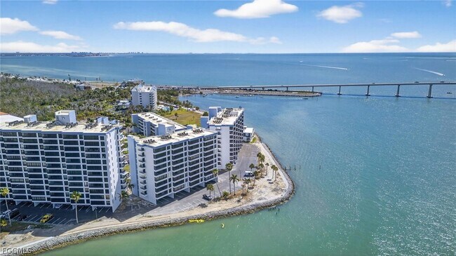 Building Photo - 15021 Punta Rassa Rd