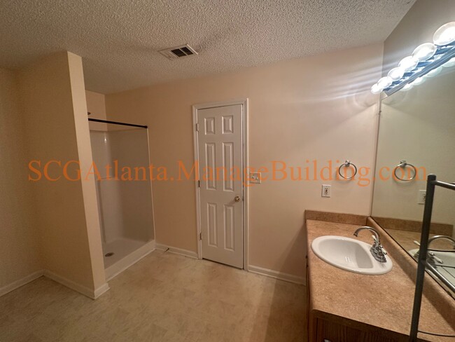 Building Photo - 152 Willow Springs Ln