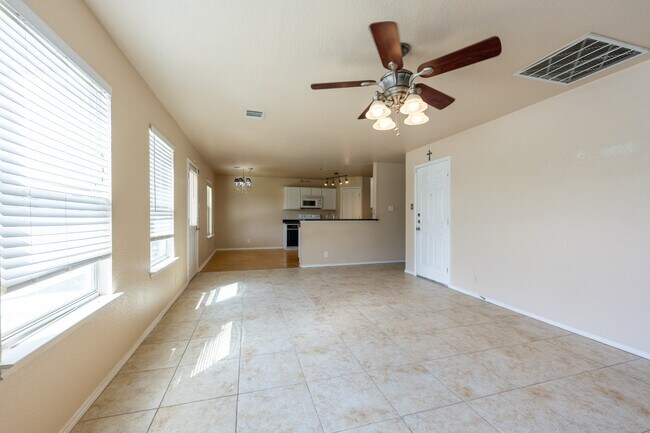 Building Photo - 337 Longhorn Way
