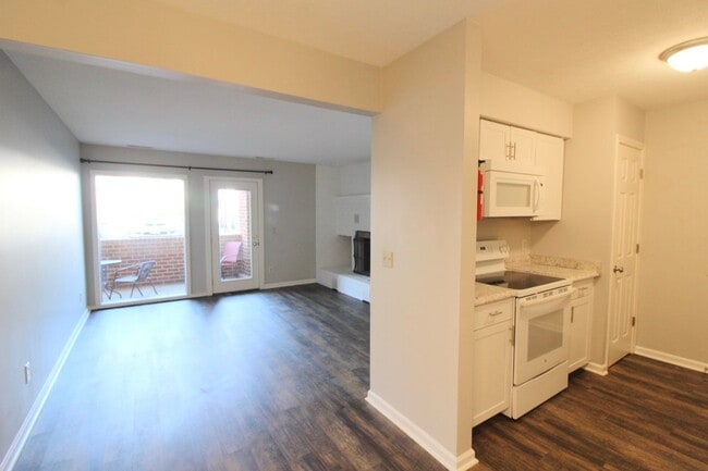 Building Photo - 1112 Blue Ridge Dr
