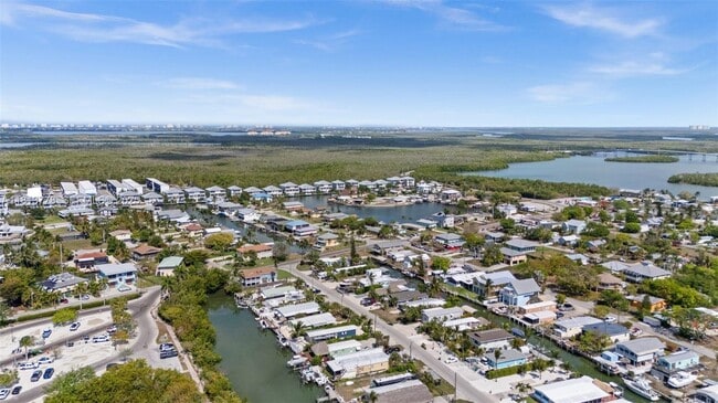 Building Photo - 648 E Palm Ave