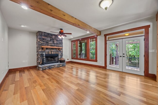 Building Photo - 2171 Briarwood Cir