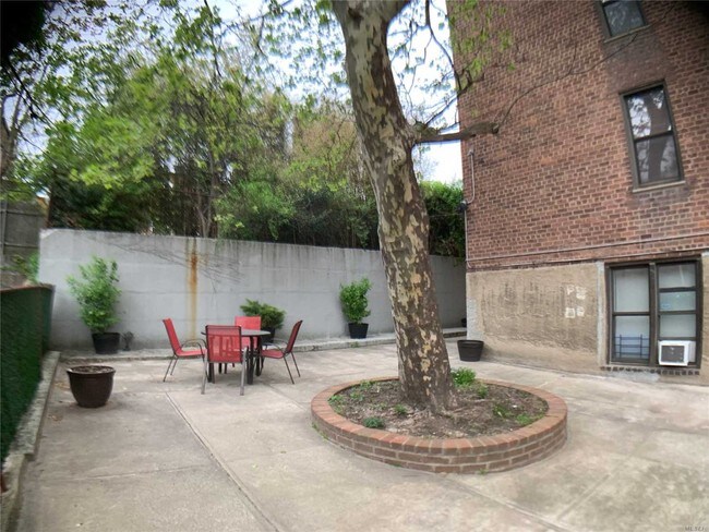 Building Photo - 6730 Dartmouth St