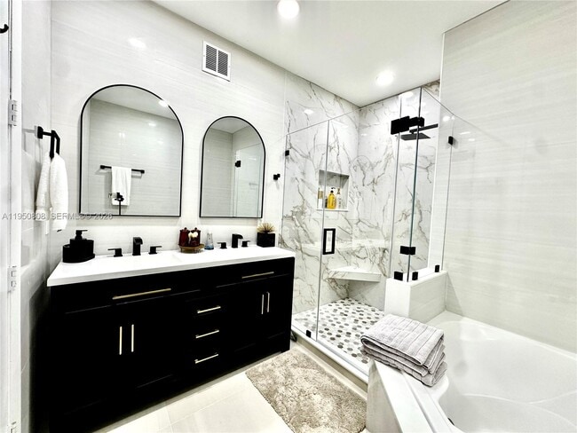 Building Photo - 814 NE 19th Ave