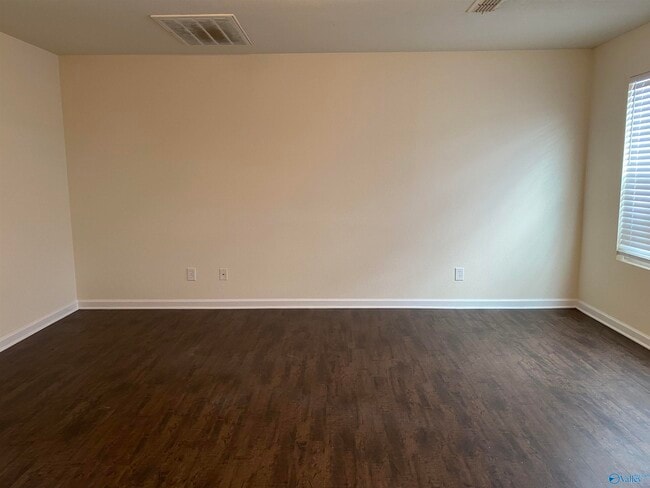 Building Photo - 3071 Lakeland Dr SW