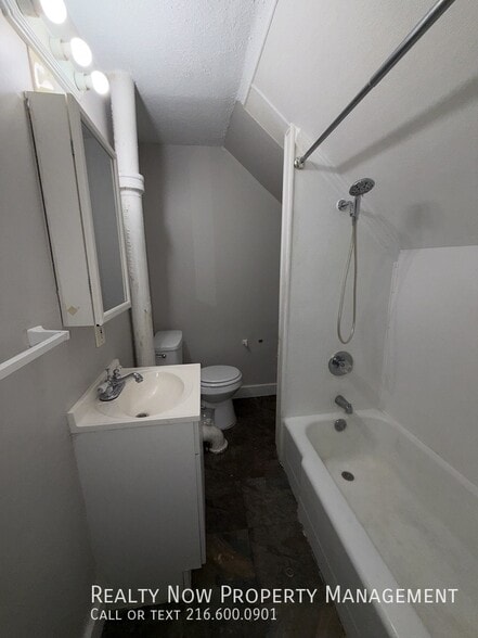 Building Photo - 3417 Storer Ave