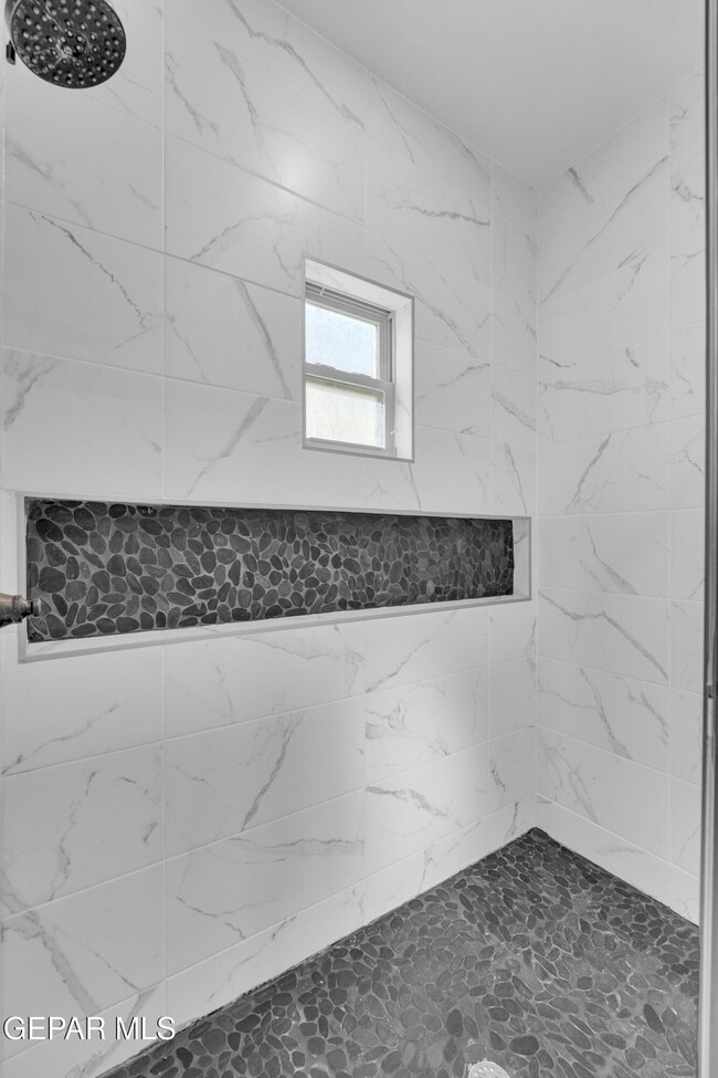 Building Photo - 10613 Hidden Palm Pl