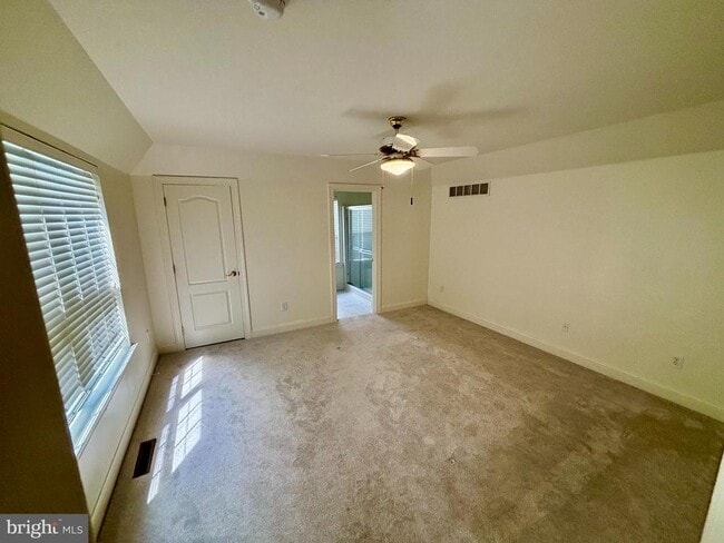 Building Photo - 17326 King Philip Way