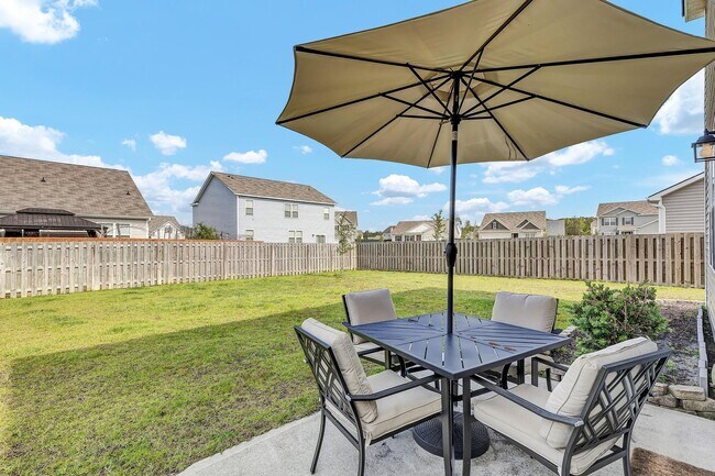 Building Photo - Ways Station Golf course community in Richmond Hill Plantation - 4 Bed/2.5 Bath