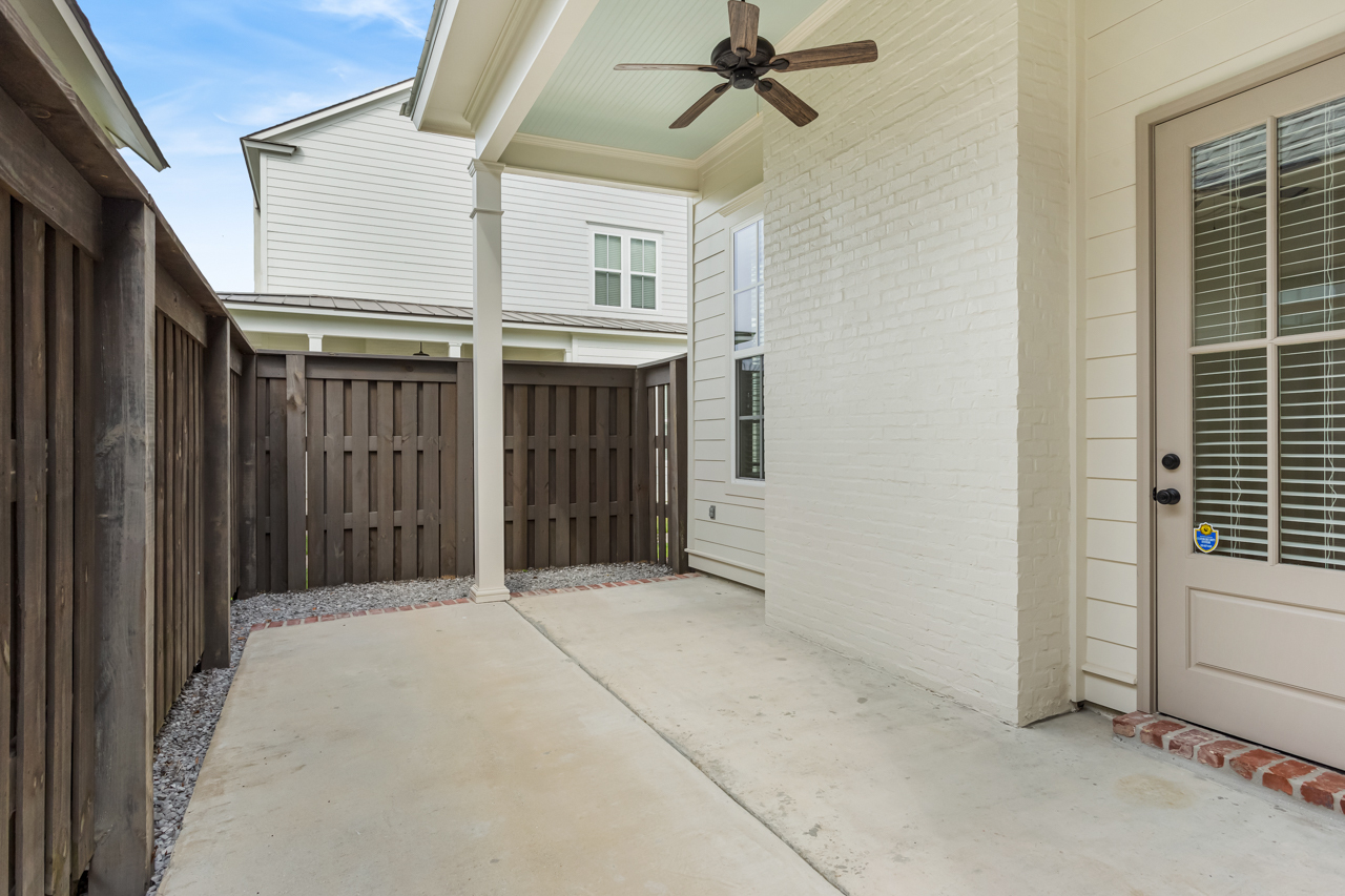 Building Photo - 10750 Moss Grove Ln