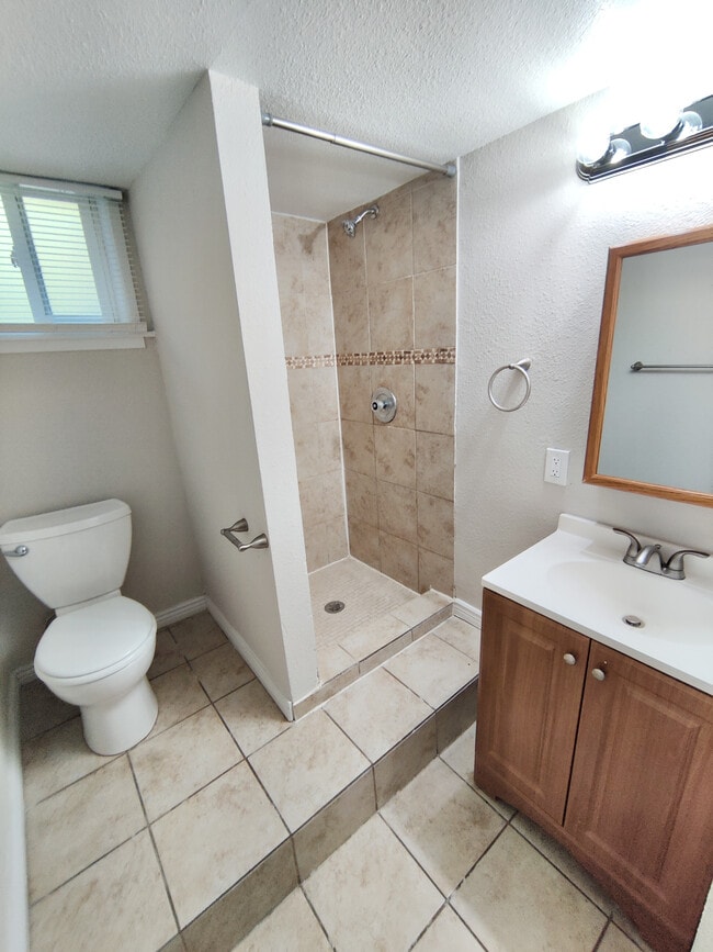 Experience elegance and functionality in this beautifully designed bathroom. - Barnum Park